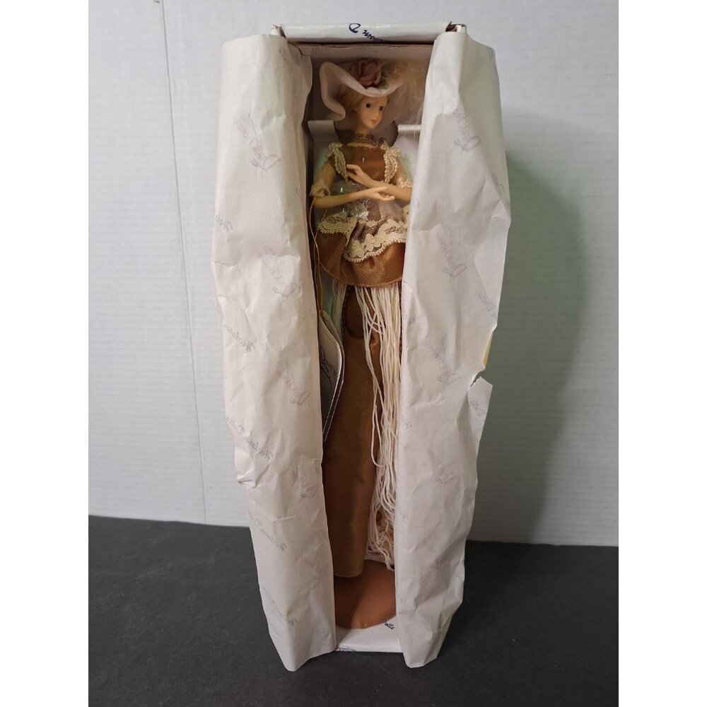 Limited Edition Duck House Heirloom Doll 15" AILEEN D15-5005 NOS